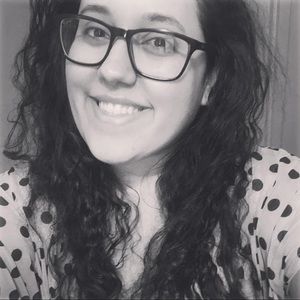 Meet your Posher, Lara